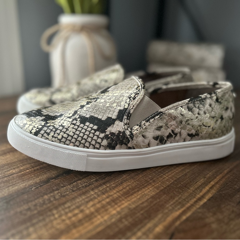 Steve Madden Natural Snake Slip-On Sneakers Size 7.5